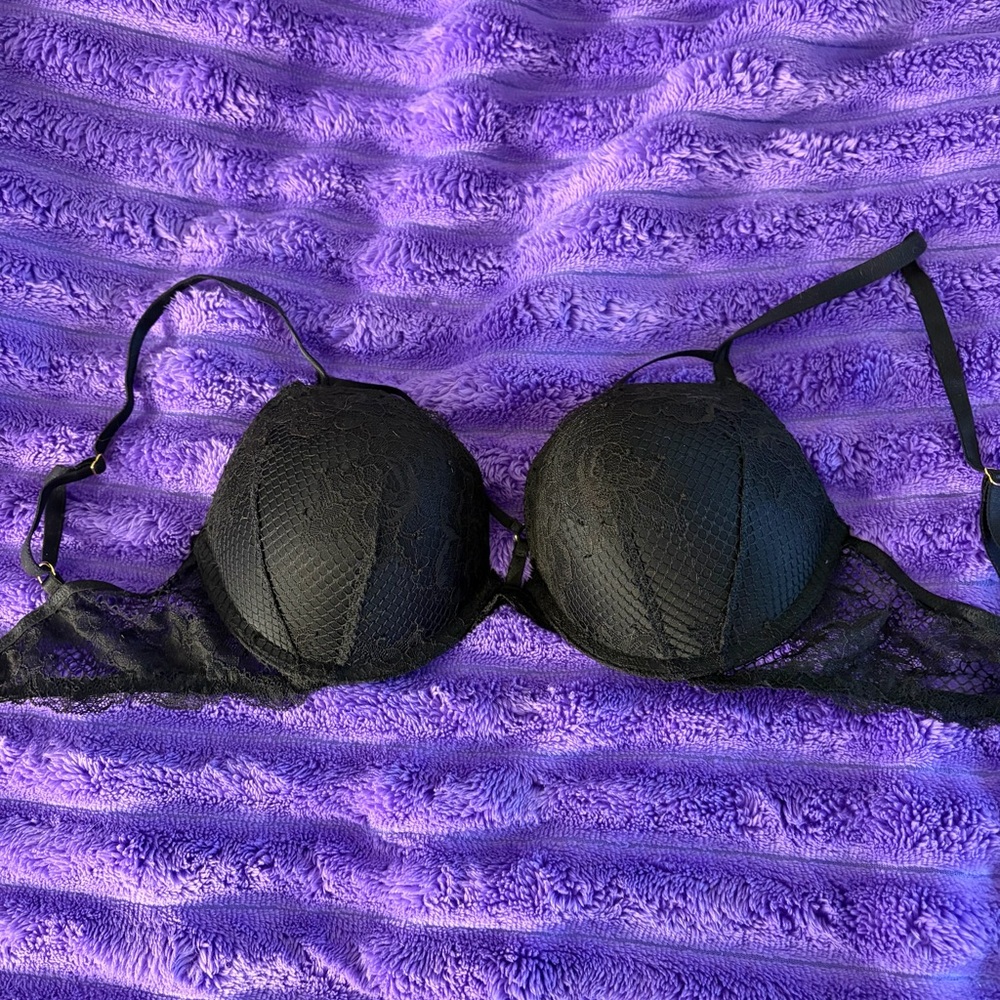 Victoria’s Secret Bombshell Bra Size 32D